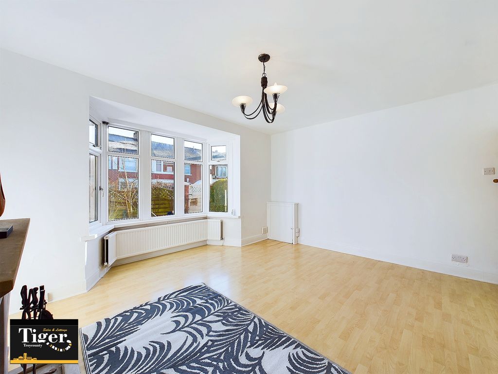 Property photo 3 of 23 Cam03440G0-Pr0252-Still002