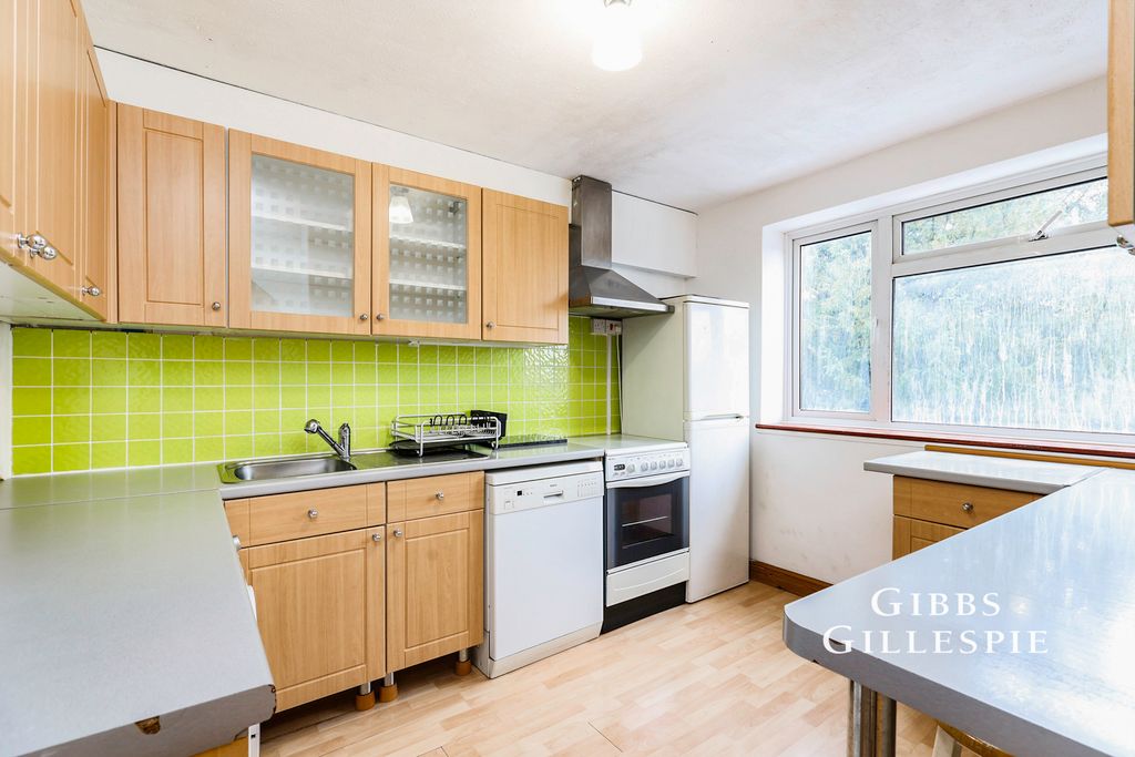 Property photo 3 of 10 Photo