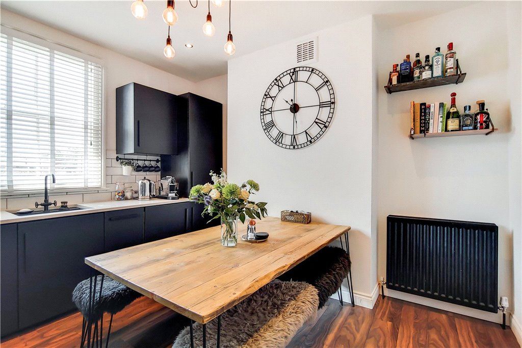 Property photo 1 of 10 Kitchen