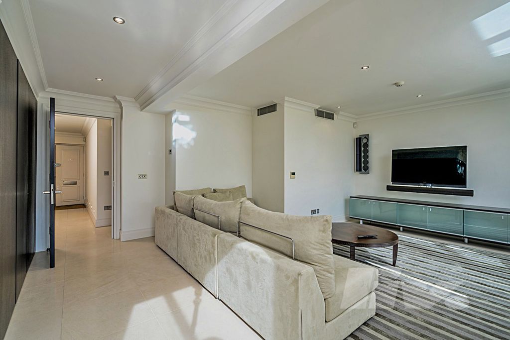 Property photo 3 of 21 Photo 21