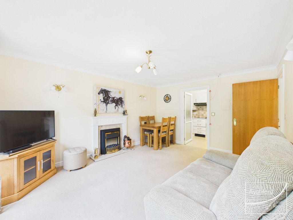 Property photo 2 of 23