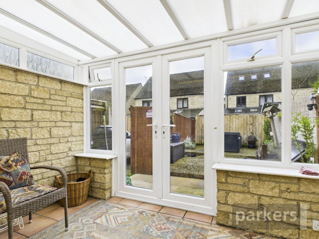 Property photo 3 of 25 Conservatory