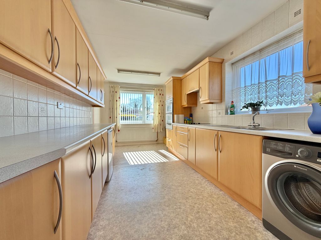 Property photo 2 of 14 Kitchen