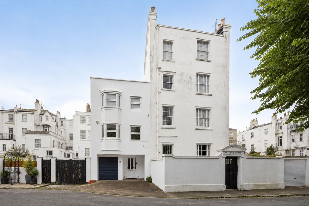 Property photo 1 of 42 4750310