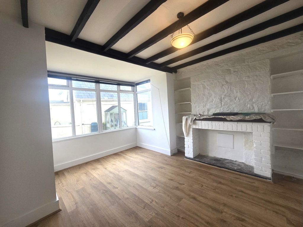 Property photo 2 of 15 Living Room 