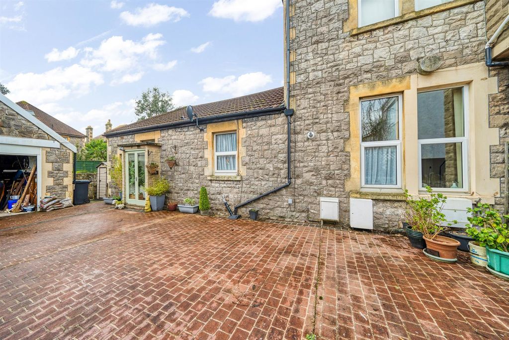 Property photo 2 of 12 Front