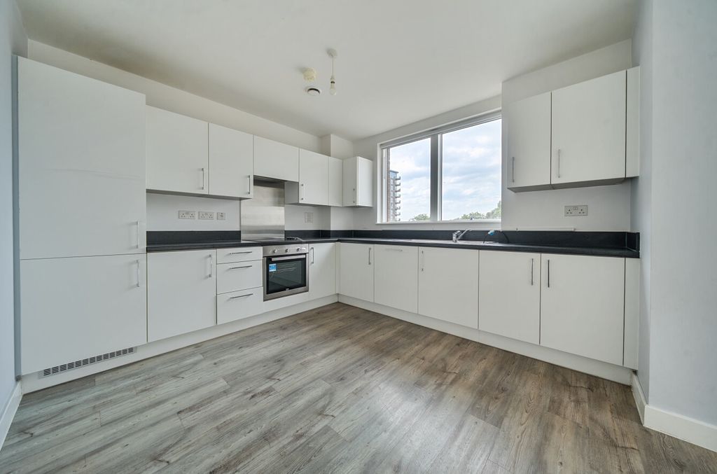 Property photo 3 of 18 1494449-12-6A562A...