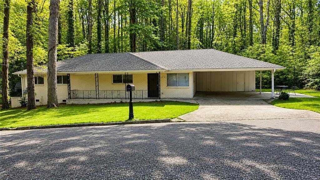 Property photo 1 of 11
