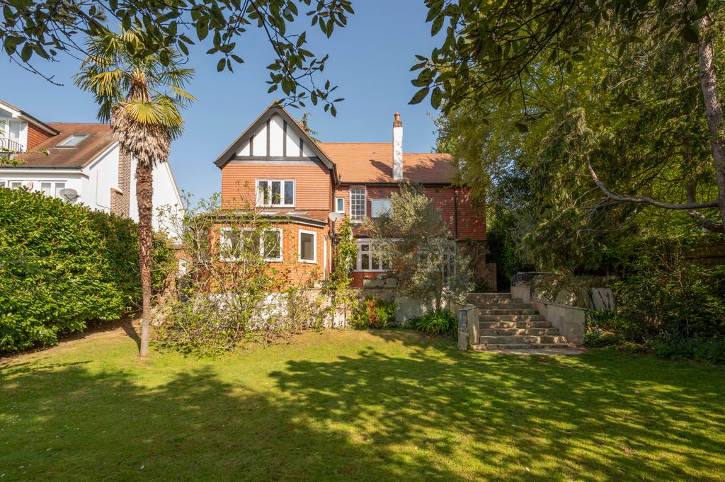 Property photo 2 of 39 Picture No. 20