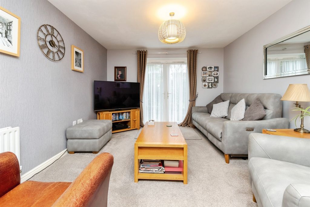 Property photo 2 of 12