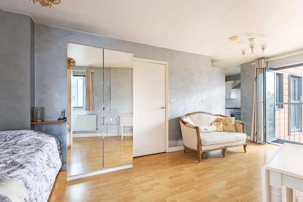 Property photo 2 of 4