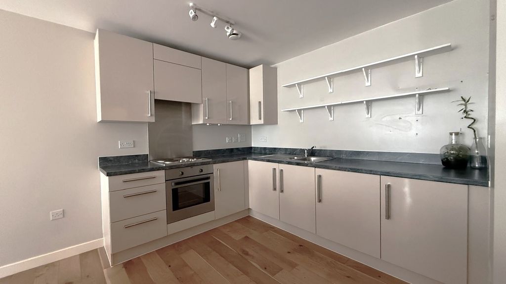Property photo 3 of 10 5276205