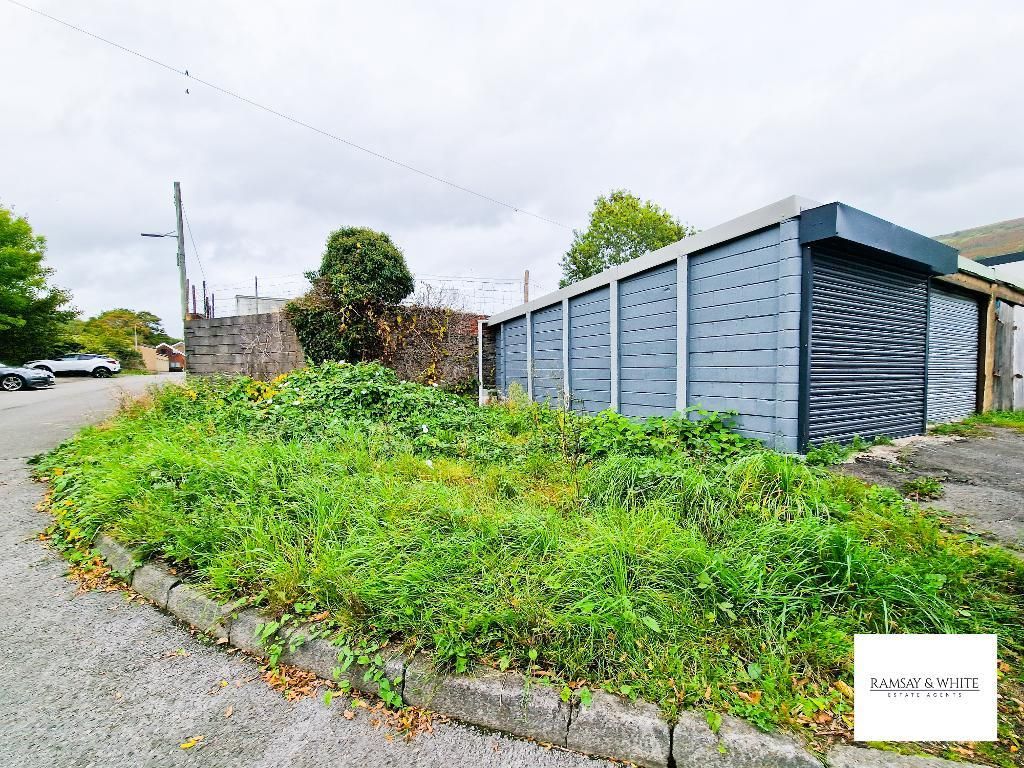 Property photo 1 of 2