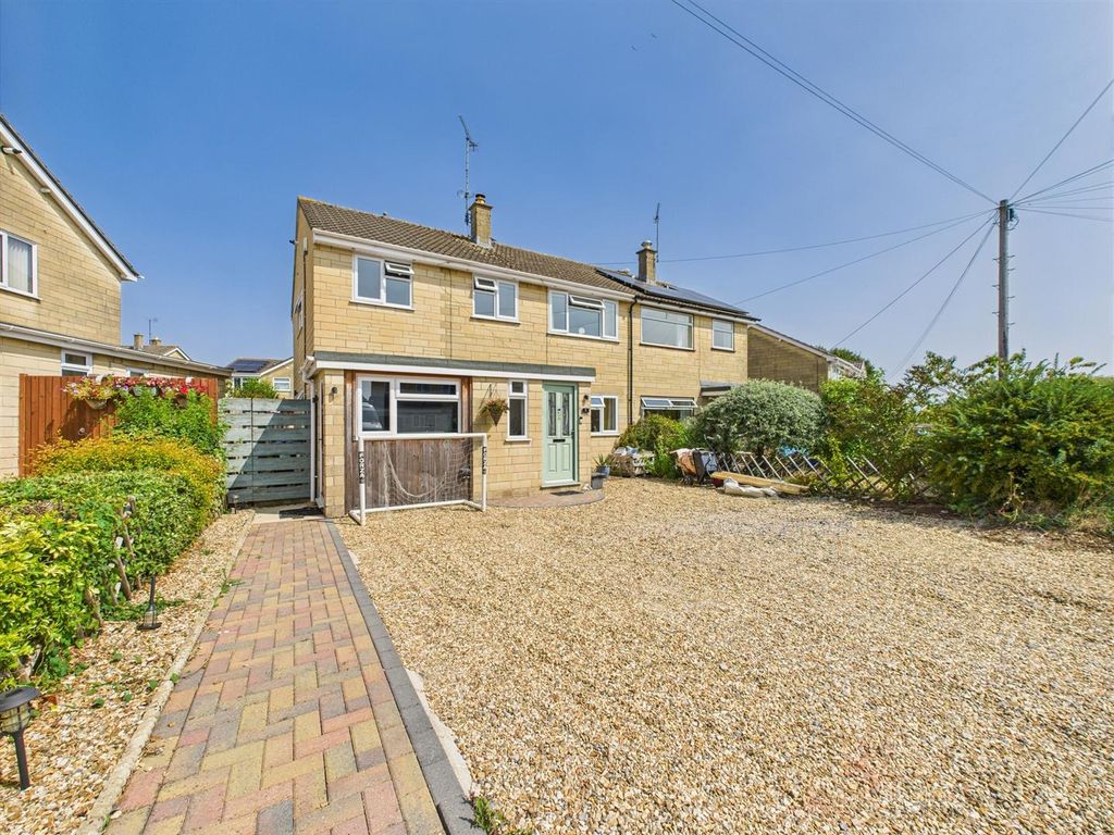 Property photo 1 of 10 Front