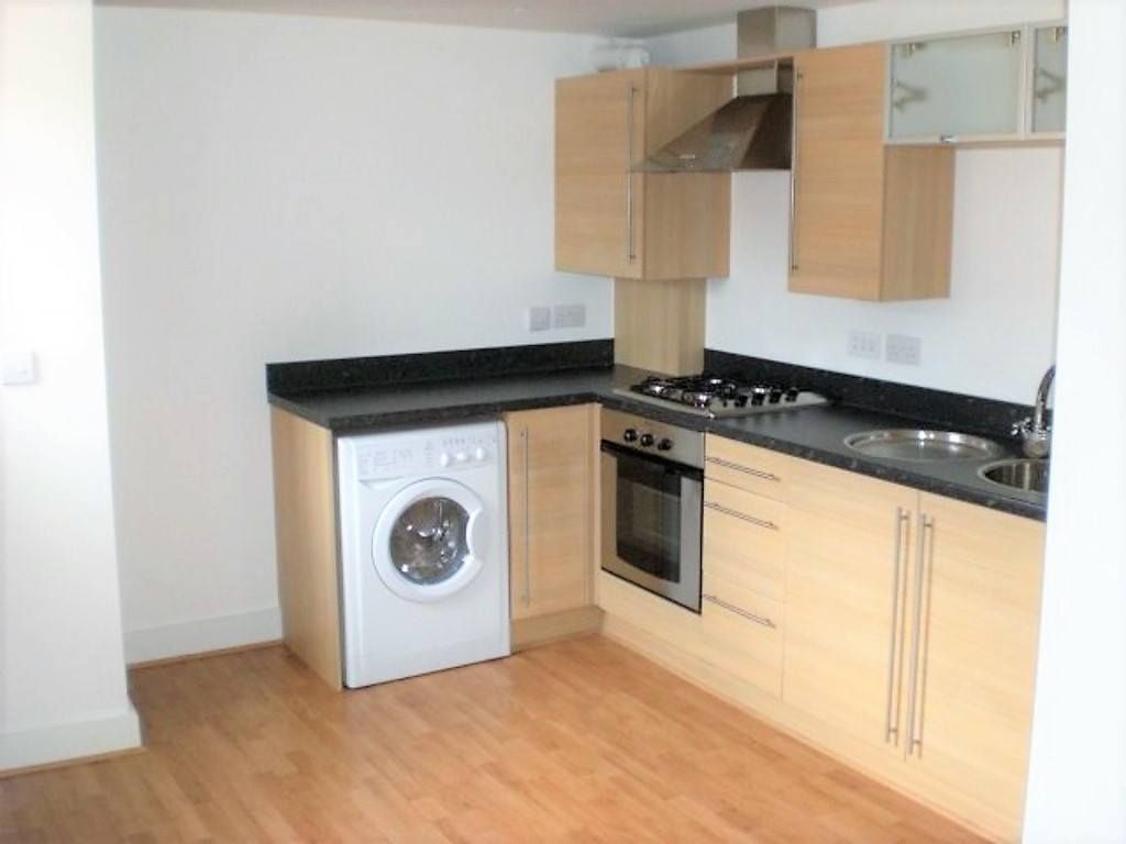 Property photo 2 of 6 Kitchen