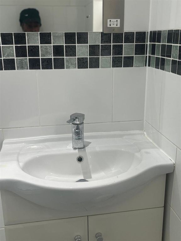 Property photo 2 of 7 Bathroom 2.Jpg