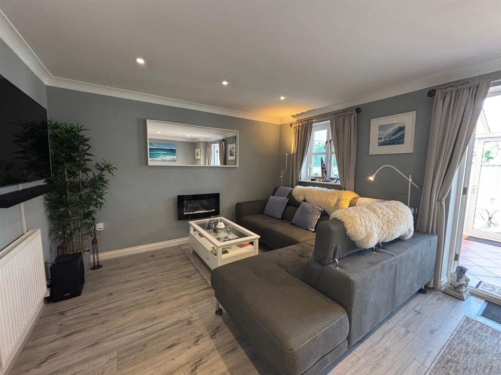 Property photo 3 of 17 44.Jpg