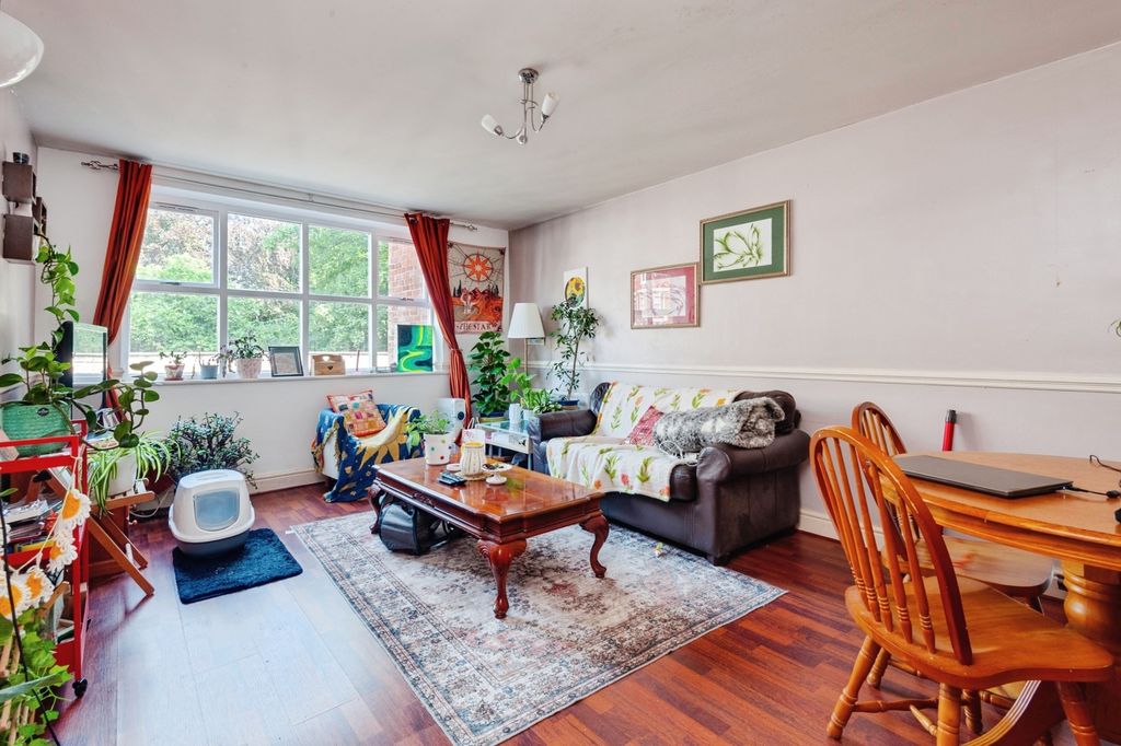 Property photo 3 of 16 Pbox-Img.Jpg