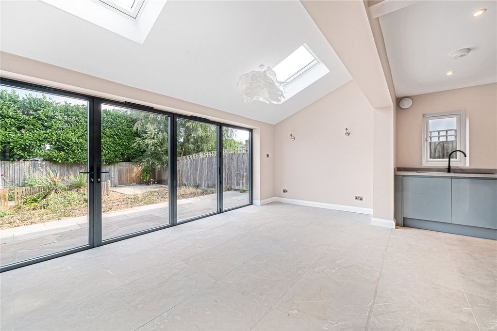 Property photo 2 of 11 Picture No. 03