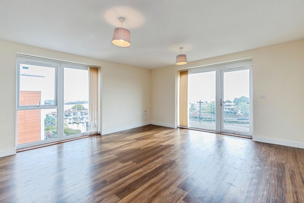 Property photo 2 of 16 Photo