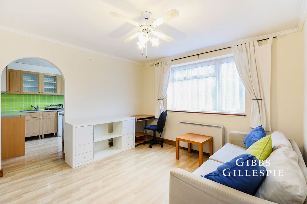 Property photo 2 of 10 Photo