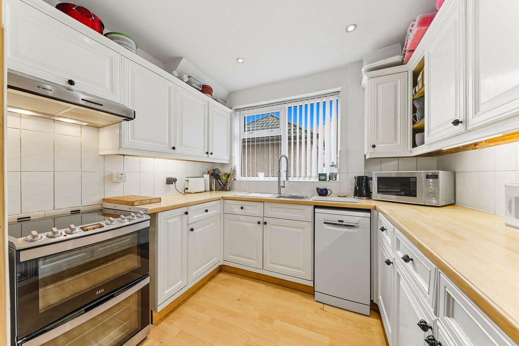 Property photo 2 of 24