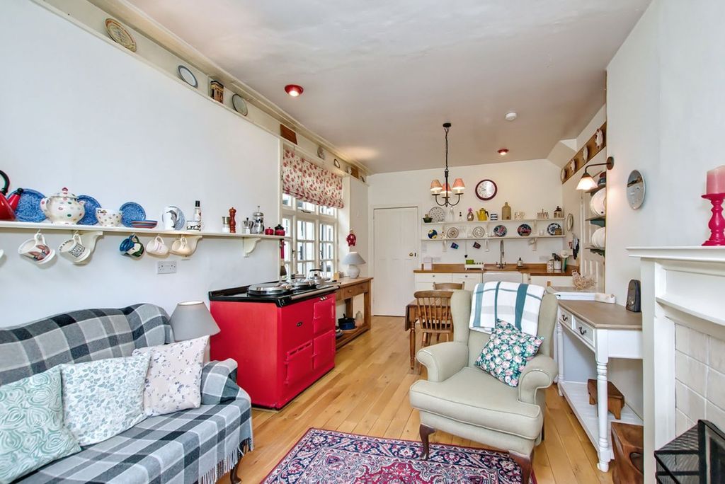 Property photo 3 of 20