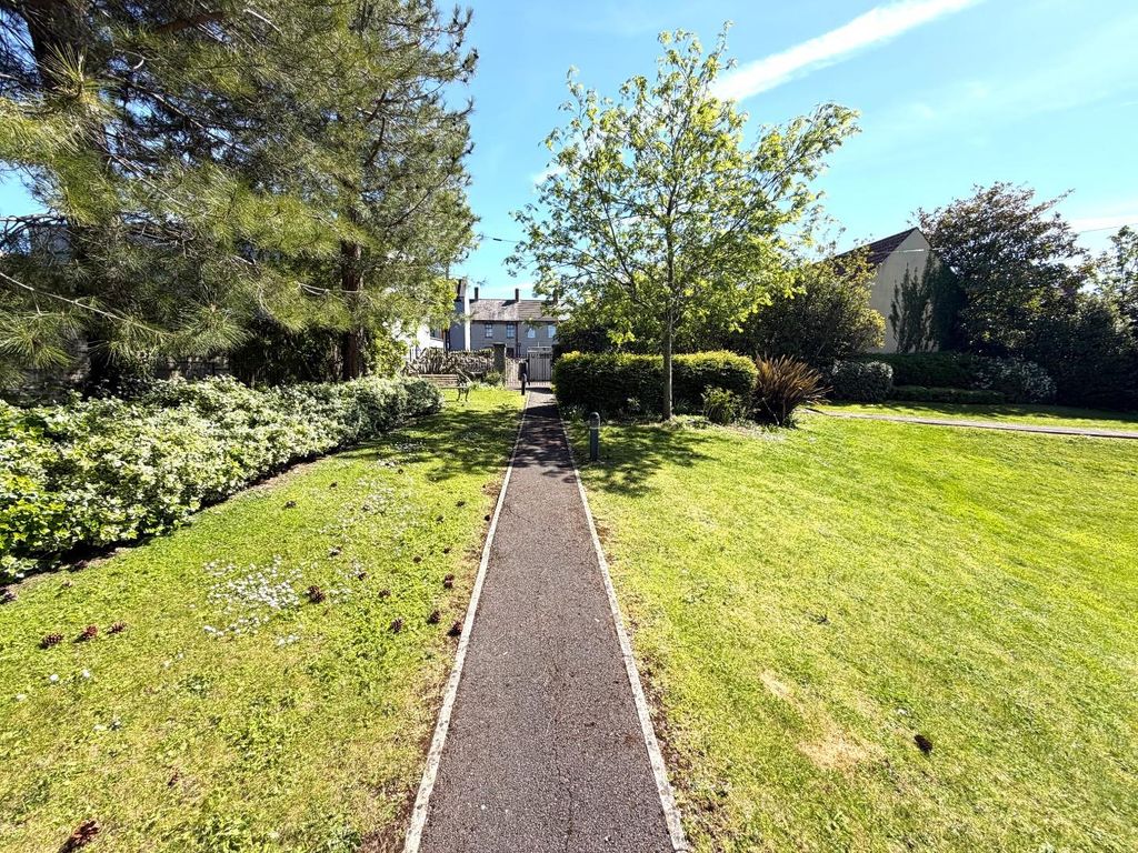 Property photo 2 of 11 Garden Three.Jpg