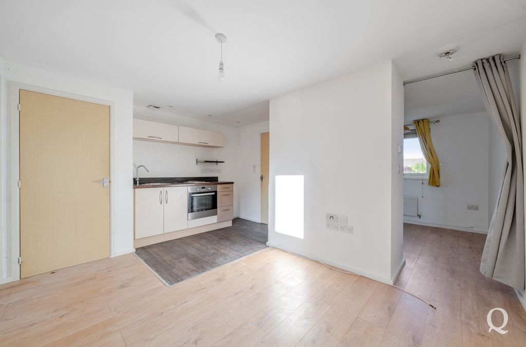 Property photo 1 of 13 369c6F69-97B6-415...