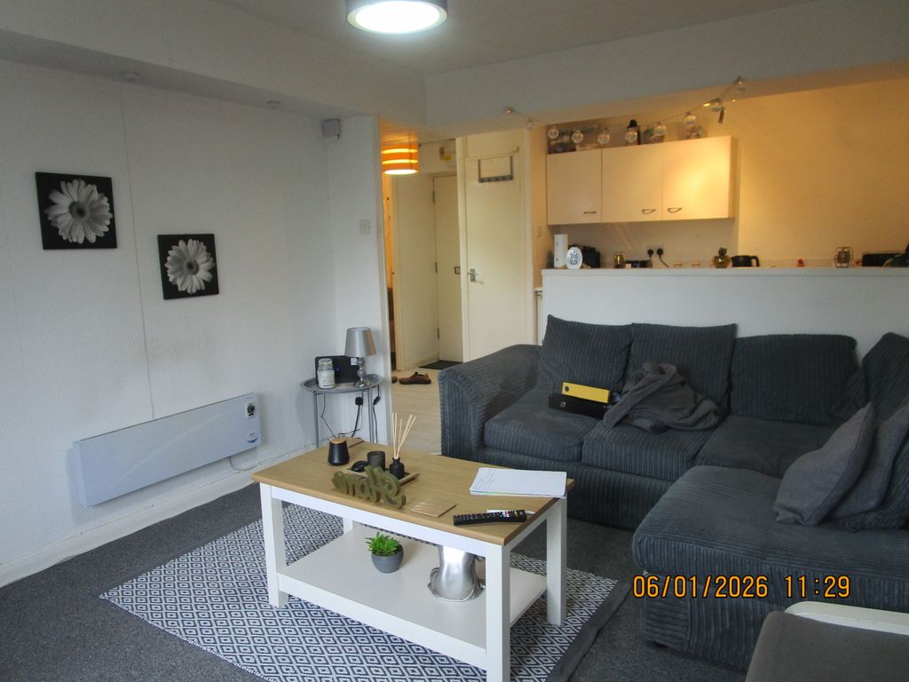 Property photo 2 of 9 Lounge