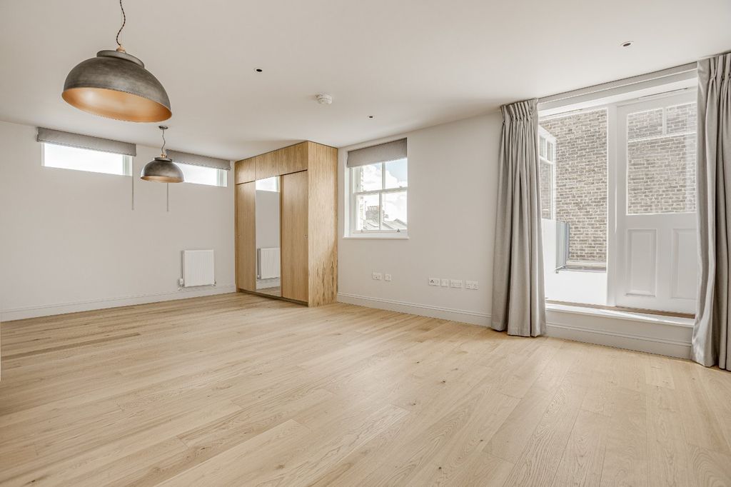 Property photo 3 of 9