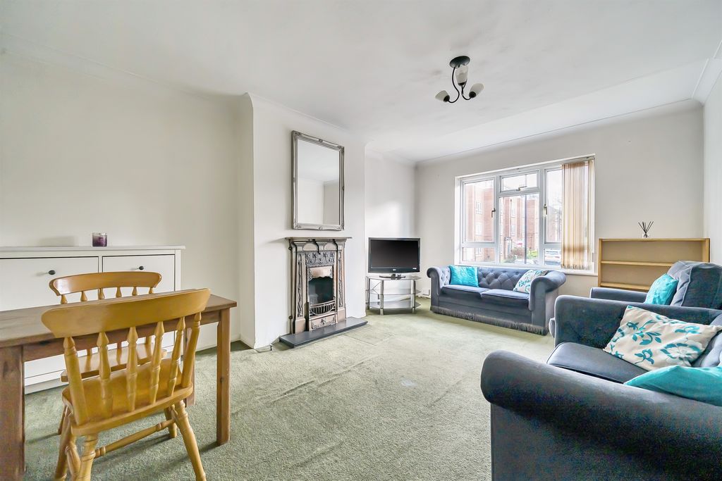 Property photo 2 of 12