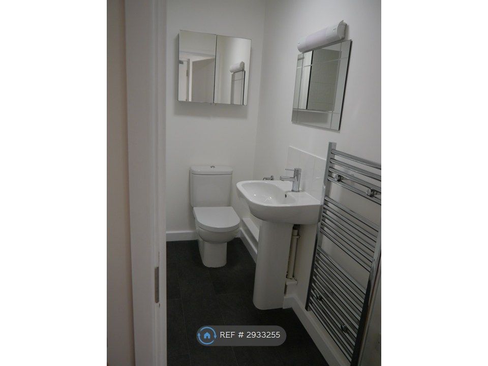 Property photo 3 of 6 Bathroom