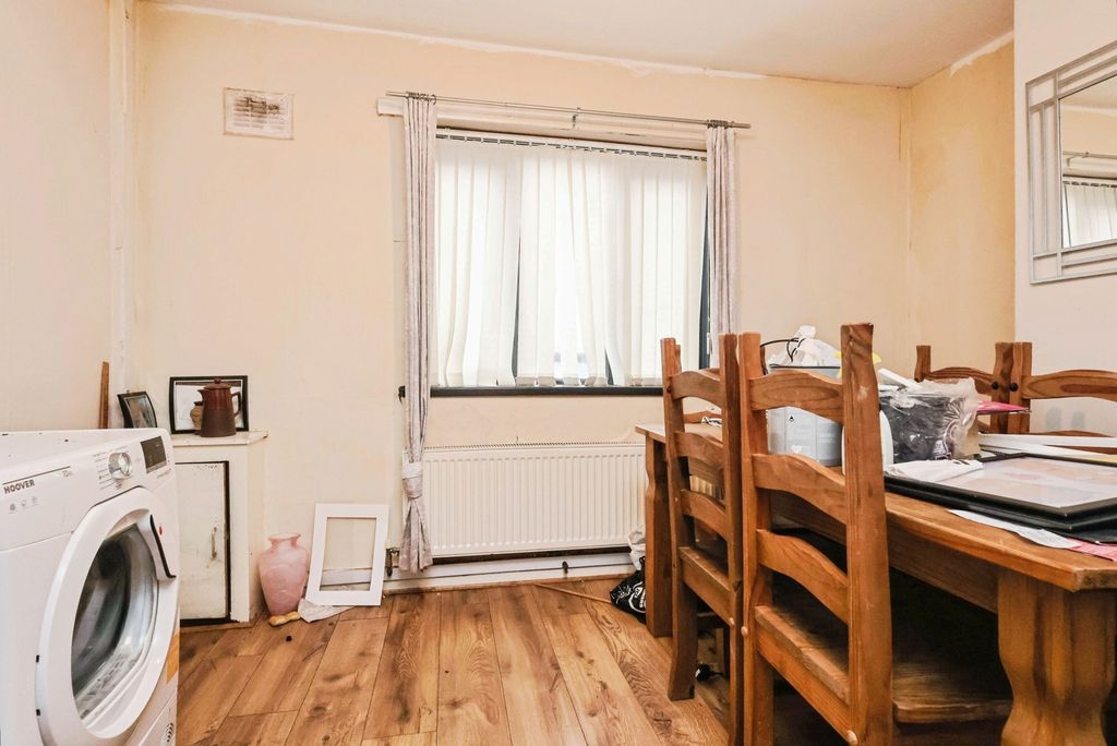 Property photo 3 of 20 Photo