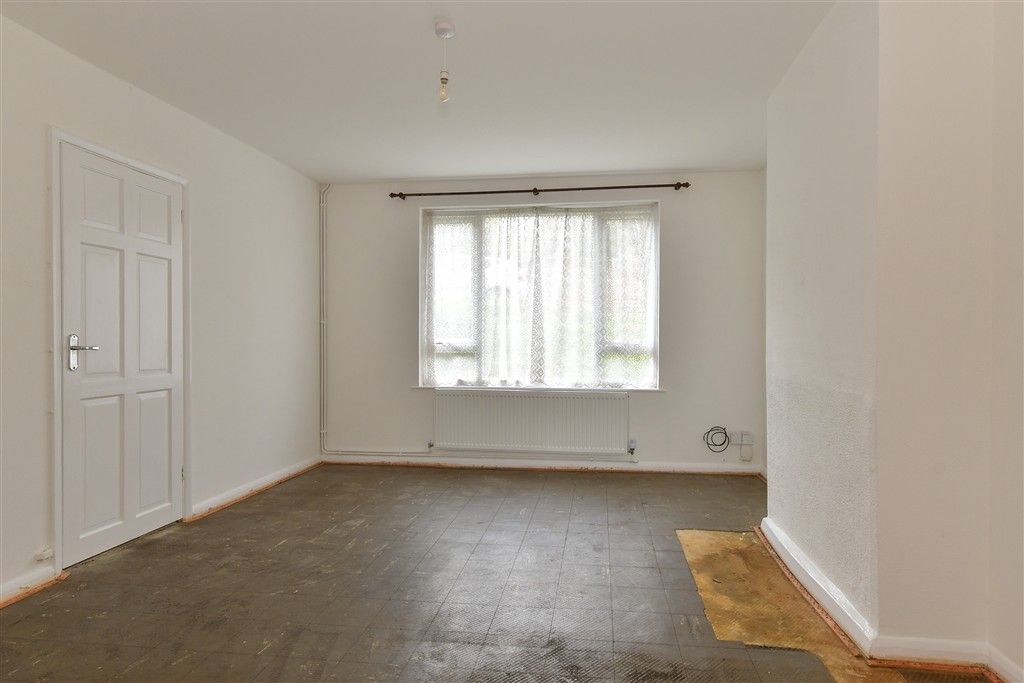 Property photo 2 of 9 Lounge