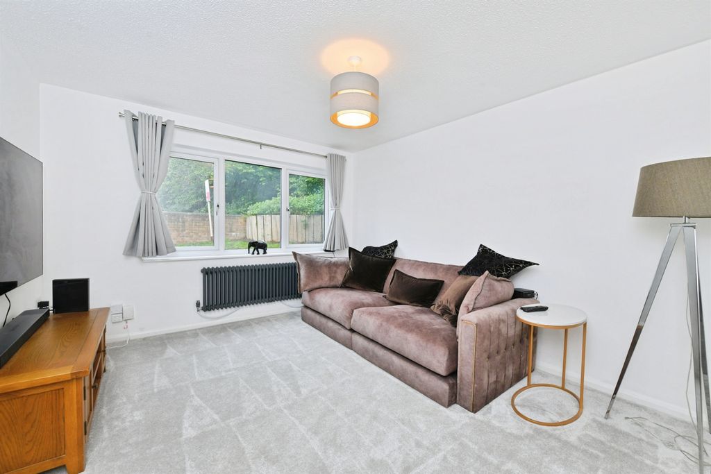 Property photo 2 of 23