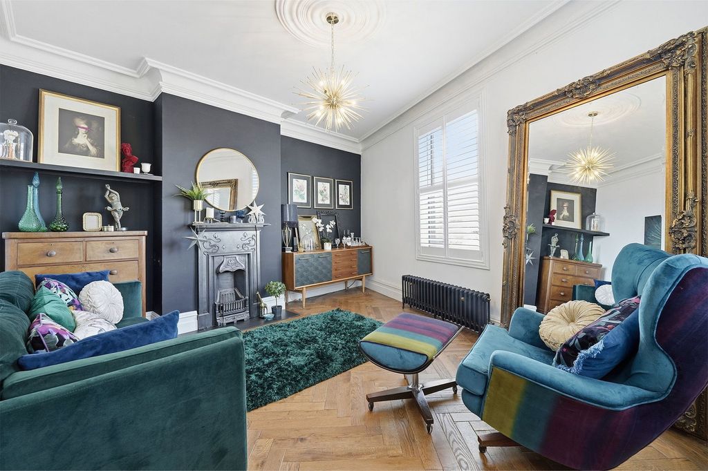 Property photo 2 of 40