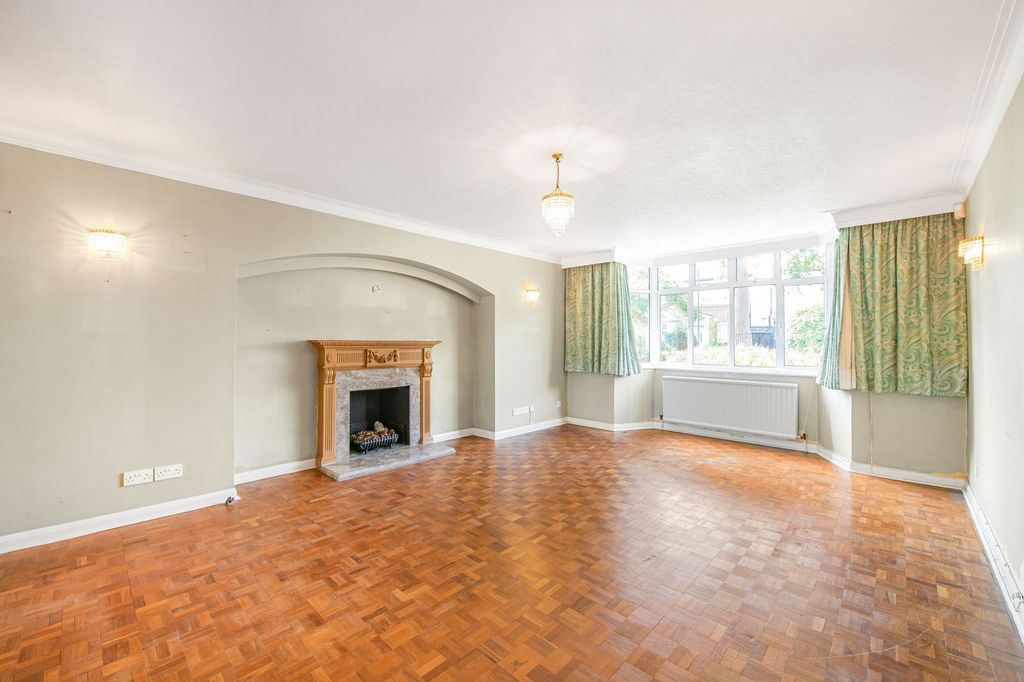 Property photo 3 of 17