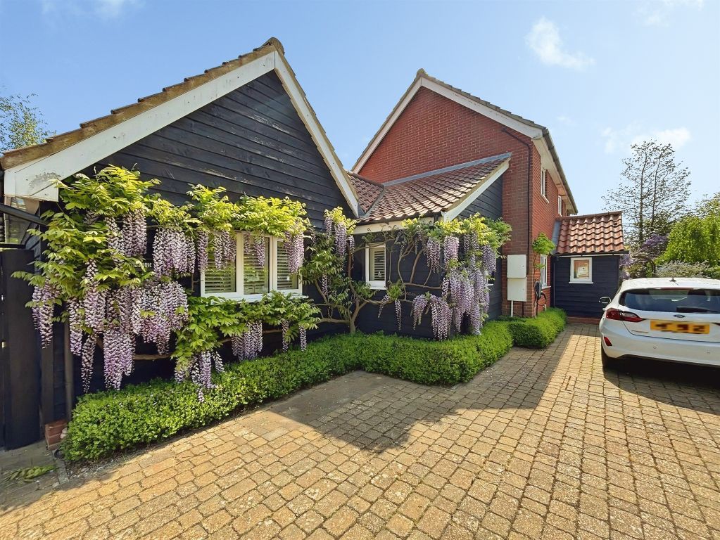 Property photo 1 of 34