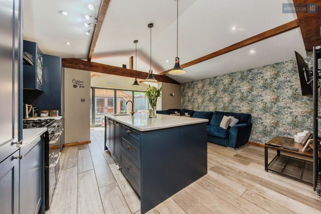 Property photo 2 of 29 Pbox-Img.Jpg