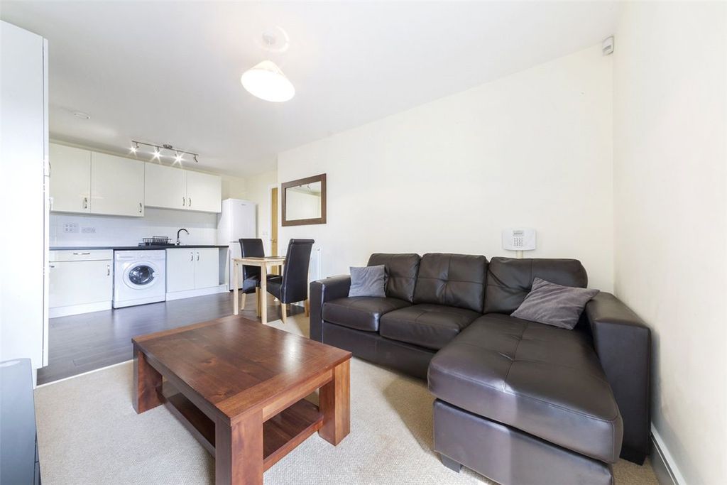 Property photo 2 of 9