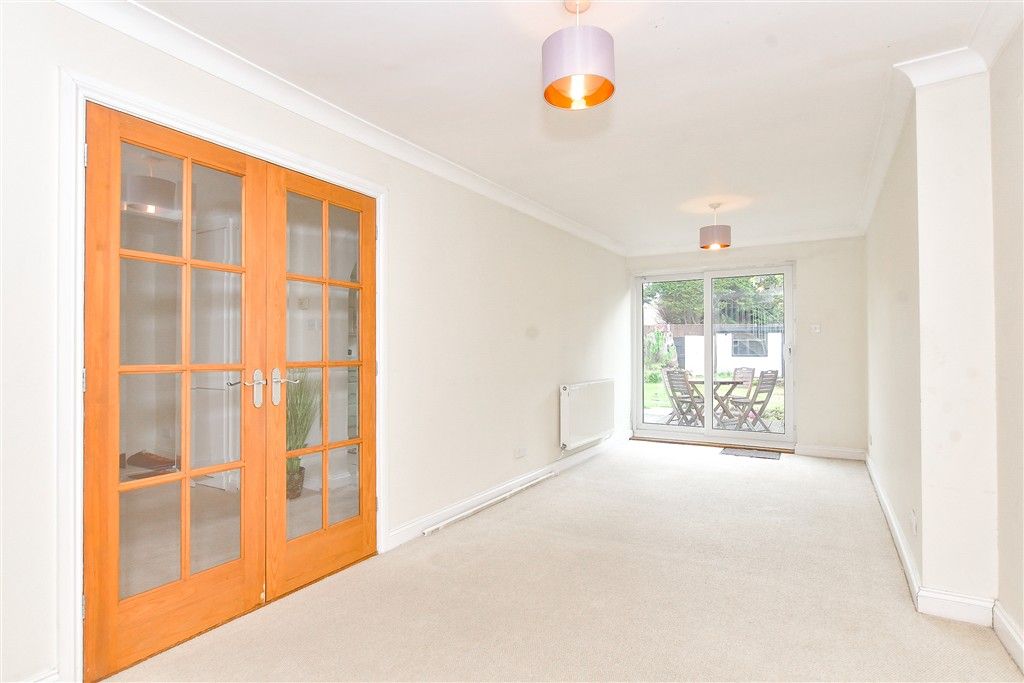 Property photo 3 of 17 Dining Area