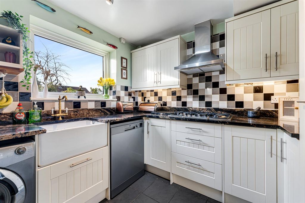 Property photo 3 of 25 29 Milton Avenue-11.Jpg