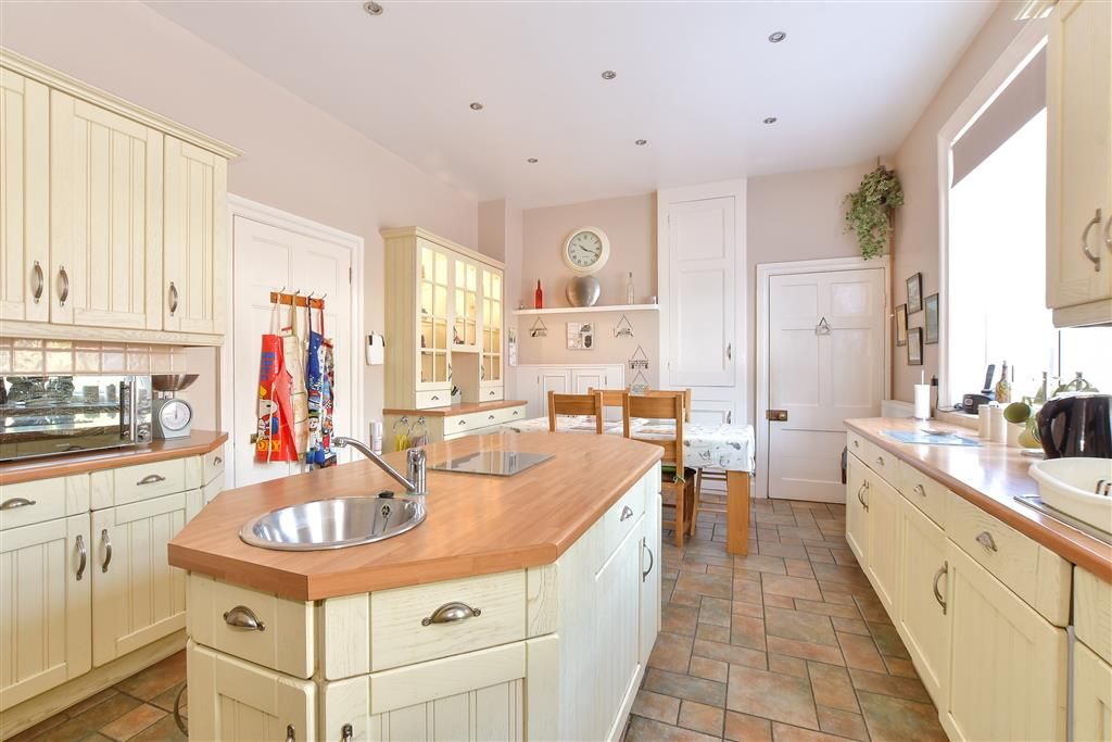 Property photo 3 of 14 Kitchen/ Breakfast Room