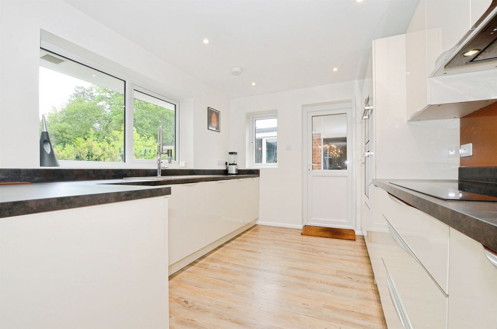 Property photo 2 of 25