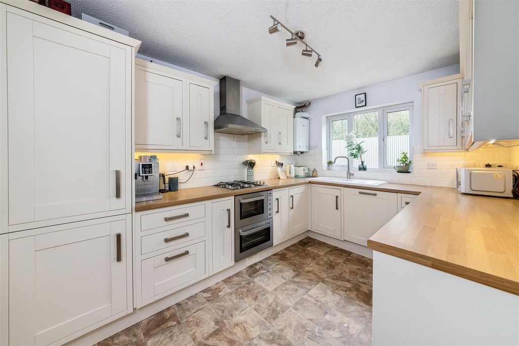 Property photo 3 of 20 Img_1365-1.Jpg