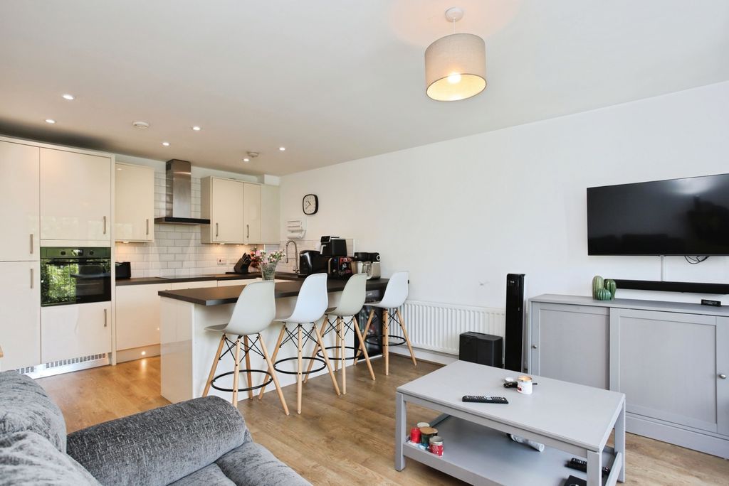 Property photo 2 of 18 Pbox-Img.Jpg