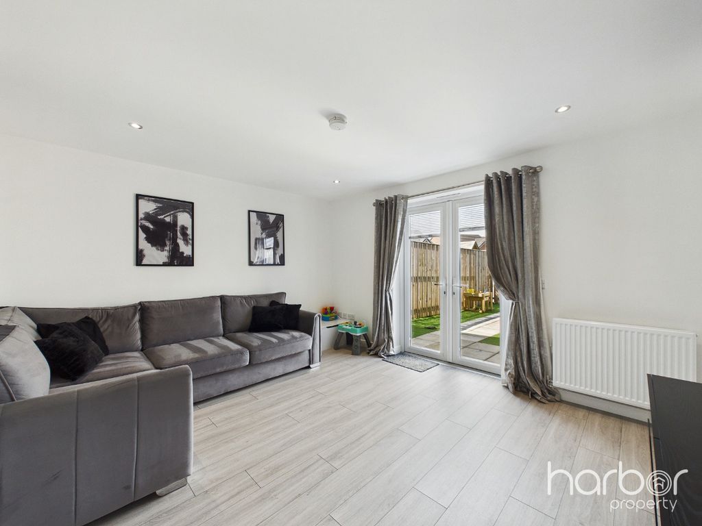 Property photo 2 of 17 5216932