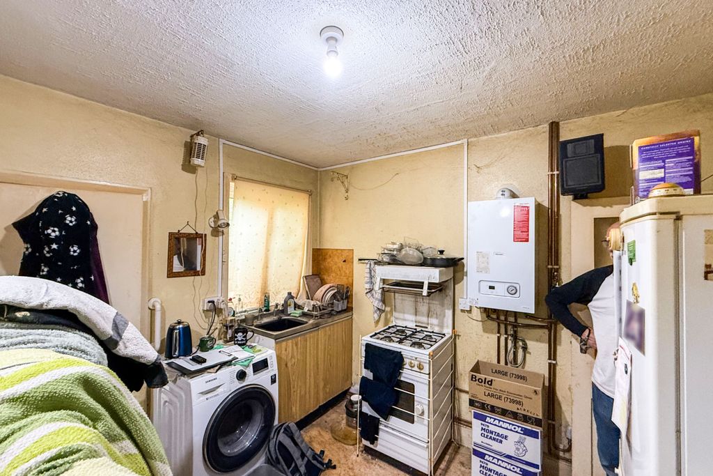 Property photo 3 of 16 69 Bettesworth Road, Ryde, Isle Of Wight Po33 3En