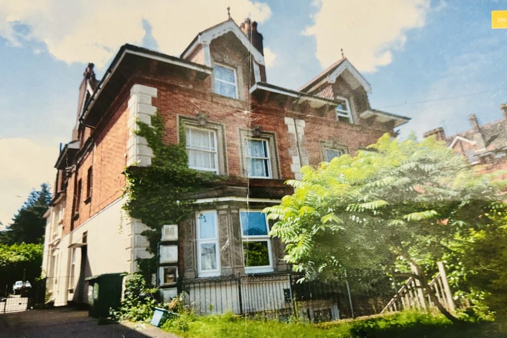 Property photo 1 of 8
